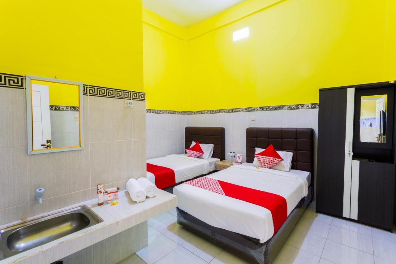 OYO 1427 Azzahra Guest House Mataram Exterior foto